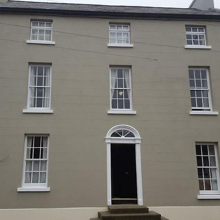 The Castle Apartment Strangford Extérieur photo