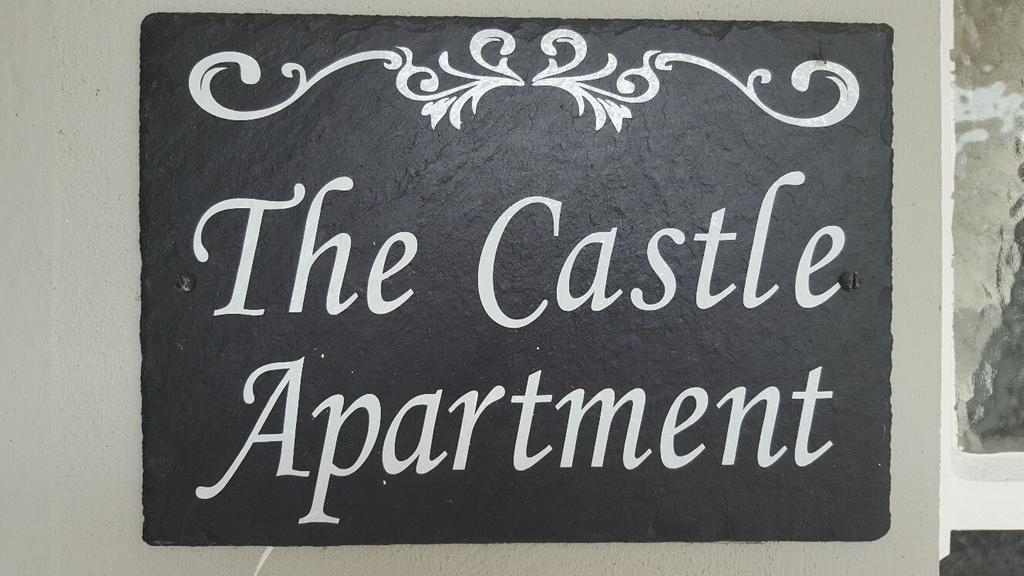 The Castle Apartment Strangford Extérieur photo